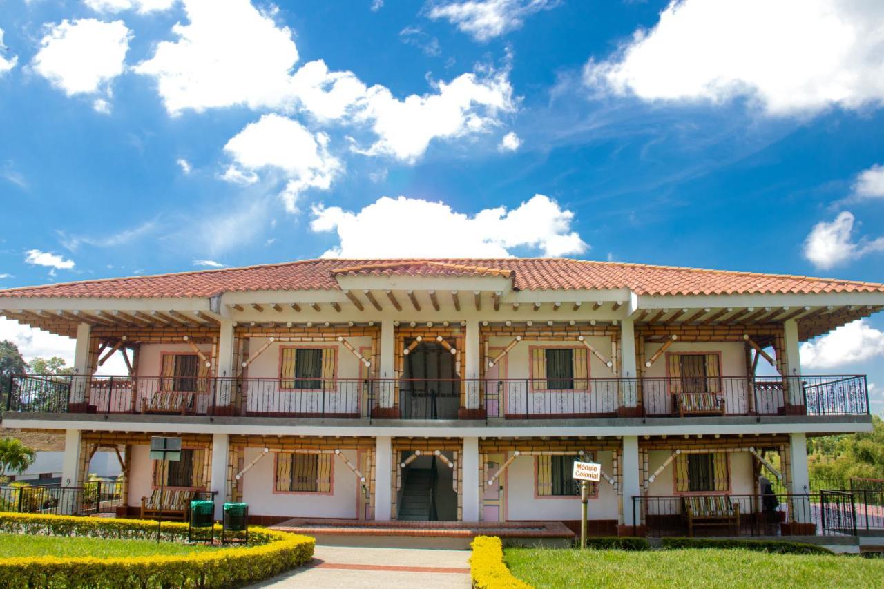 Hotel Campestre Las Camelias Pueblo Tapao Exterior photo