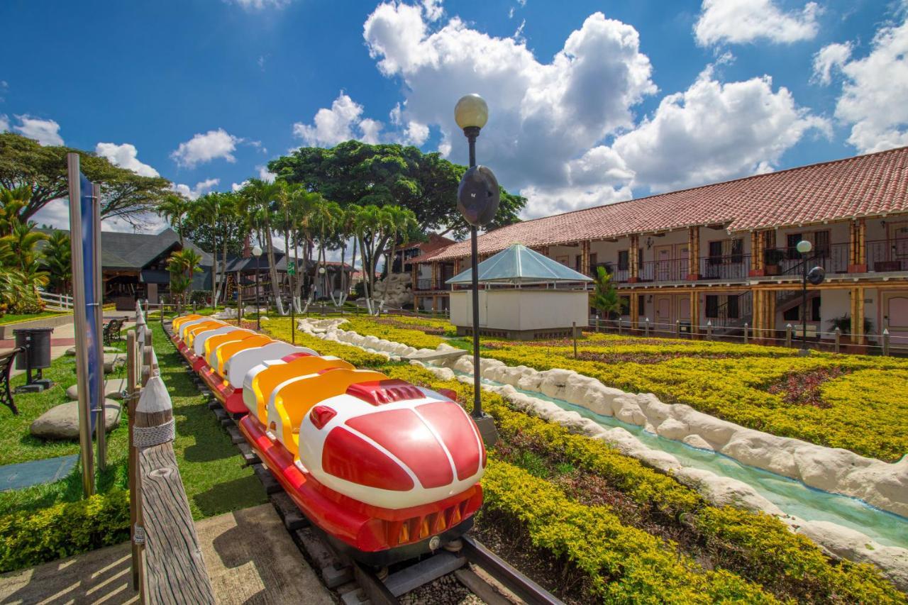 Hotel Campestre Las Camelias Pueblo Tapao Exterior photo